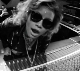 Video : Honey Cocaine In The Studio Laying Out Tracks
