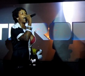 Video : Khia Asks The Audience At A Gay Club If They Pop They Pussy